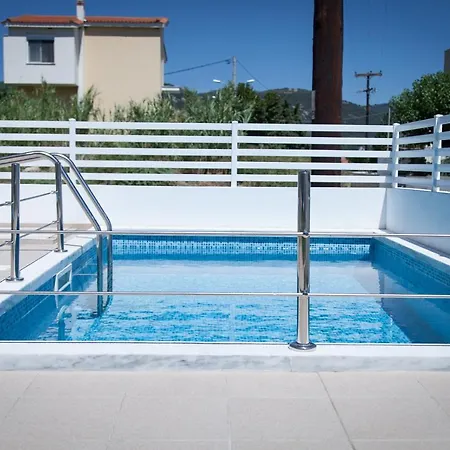 Petritis فيلة Nea Iraklitsa