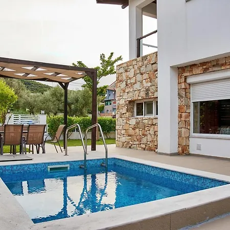 Villa Petritis *