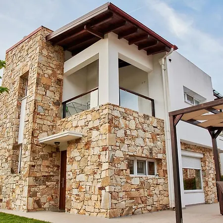 Villa Petritis